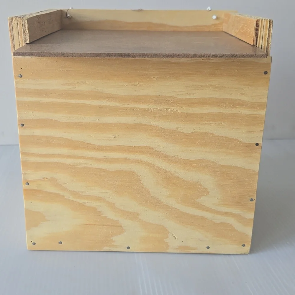 N/A wooden breeding